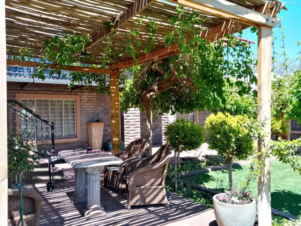 Wisteria Lane Guesthouse Postmasburg Exterior photo